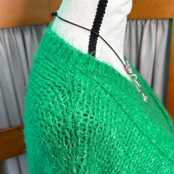Bluivy Emerald Green cable Knit Sweater - Picture 5 of 10